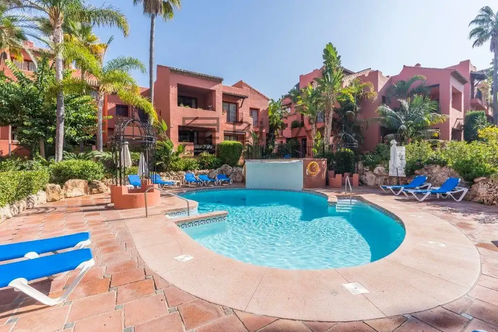Flat with pool for sale in Jardines de Don Carlos, imagen 2