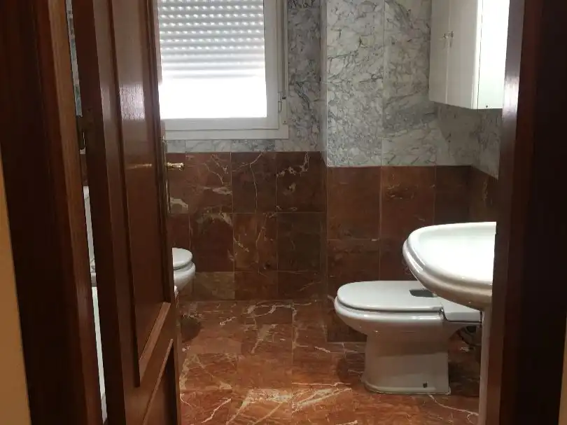 Bany de Dúplex de lloguer en Badajoz amb Traster