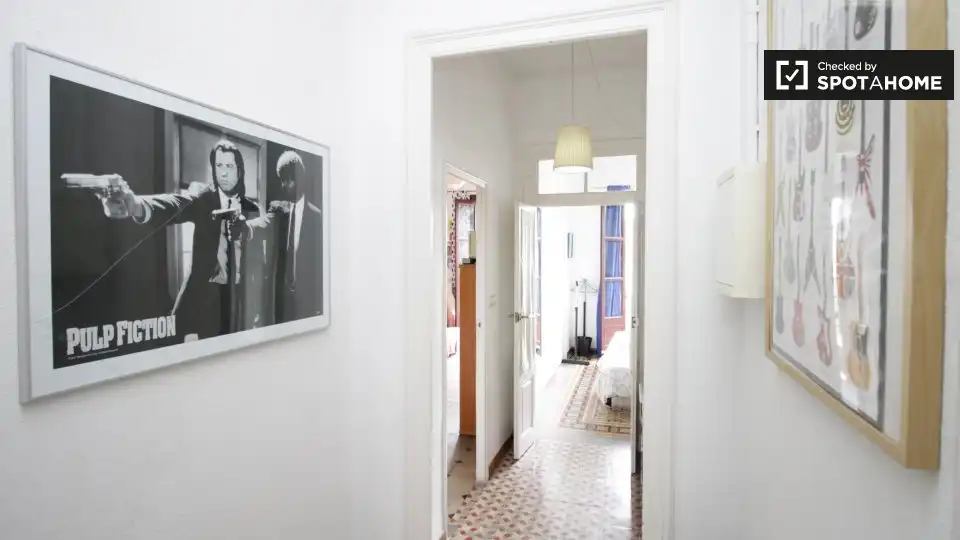 Flat for share in Barcelona  with Air Conditioner and Terrace