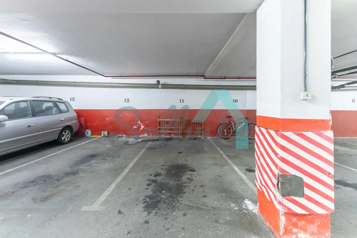 Parkplatz von Maisonette zur Miete in Oviedo  mit Heizung, Parkett und Terrasse