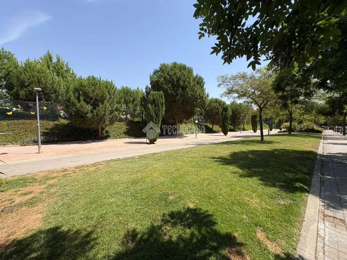 Casa adosada en venda a Fresnos I y II