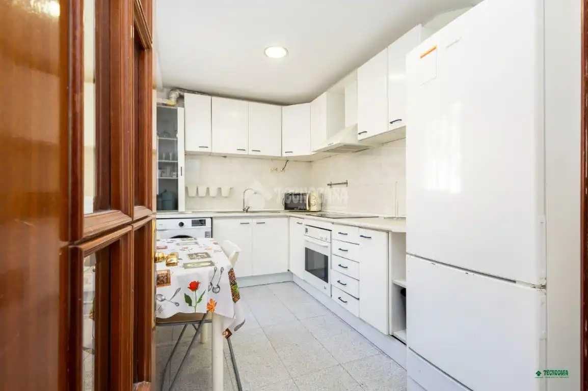 Cocina de Piso en venta en Almería con Calefacción y Balcón