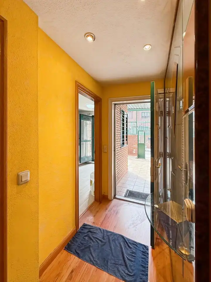 Casa adosada en venda en Alcorcón amb Aire condicionat, Calefacció i Jardí privat