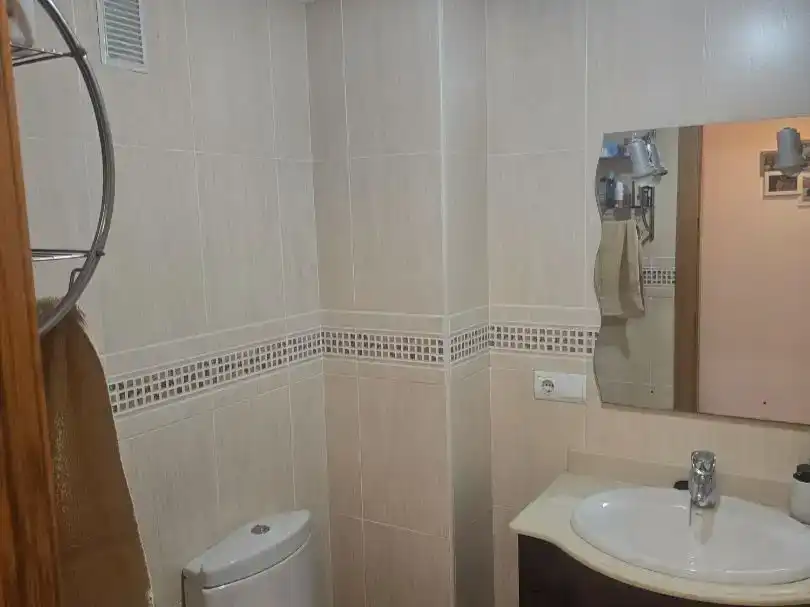 Bany de Pis en venda en Roquetas de Mar amb Aire condicionat i Piscina