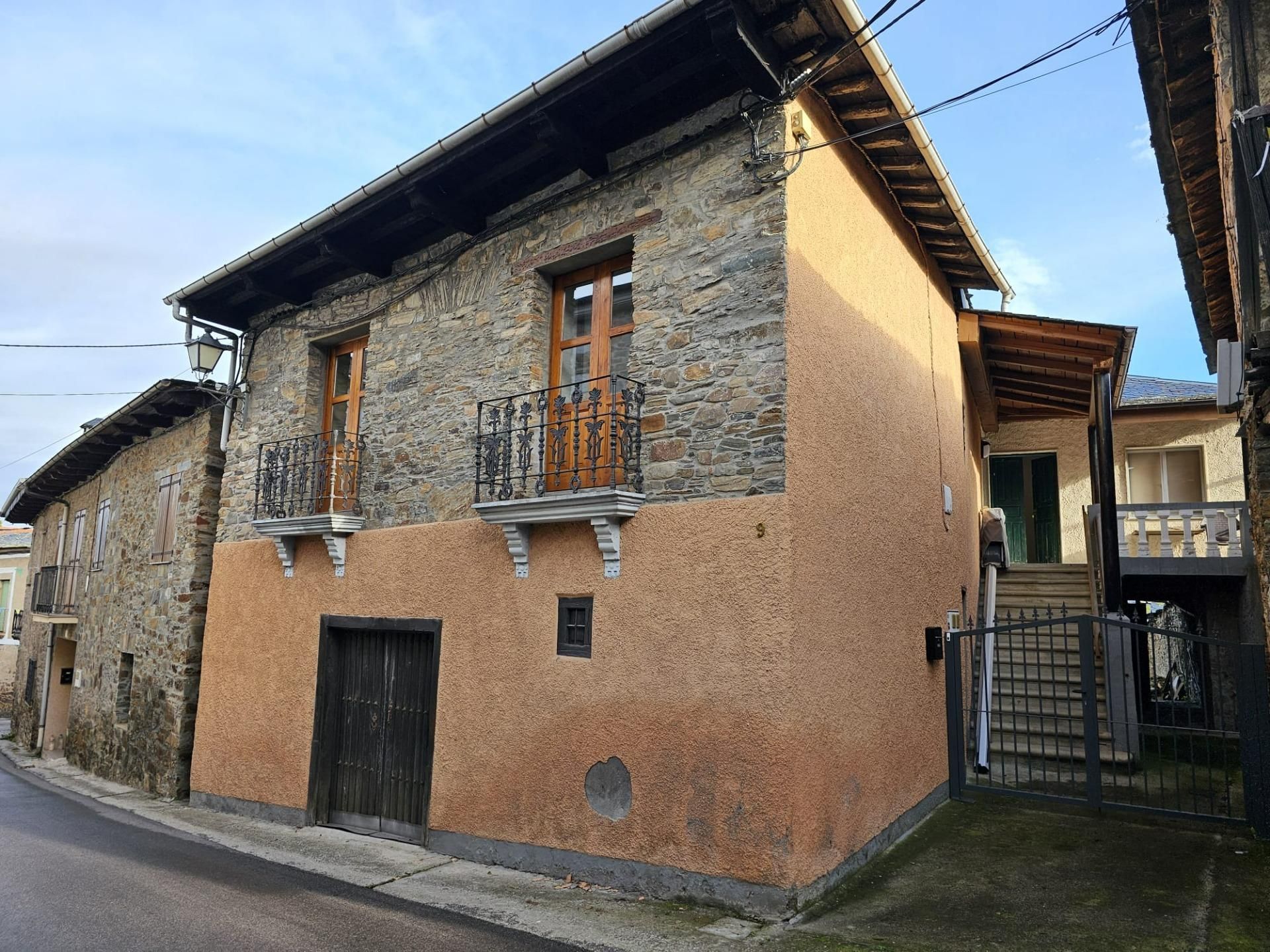 Vista exterior de Residencial en venda en Ponferrada