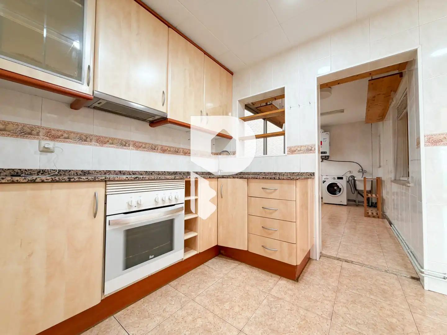 Cocina de Piso en venta en Sant Joan Despí con Calefacción, Terraza y Horno