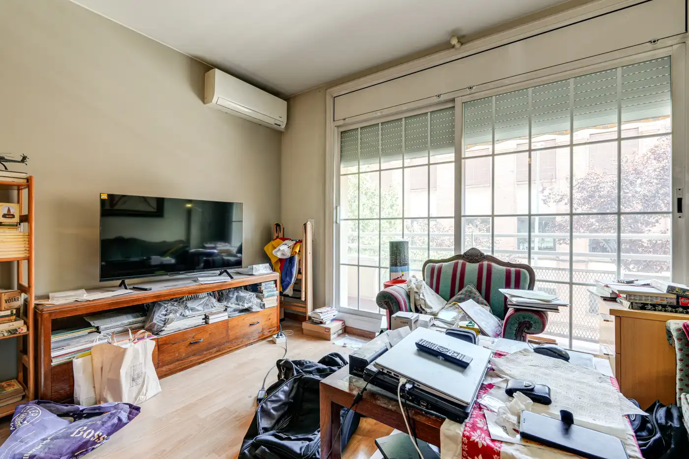 Living room of Flat for sale in Terrassa  with Terrace and Furnished