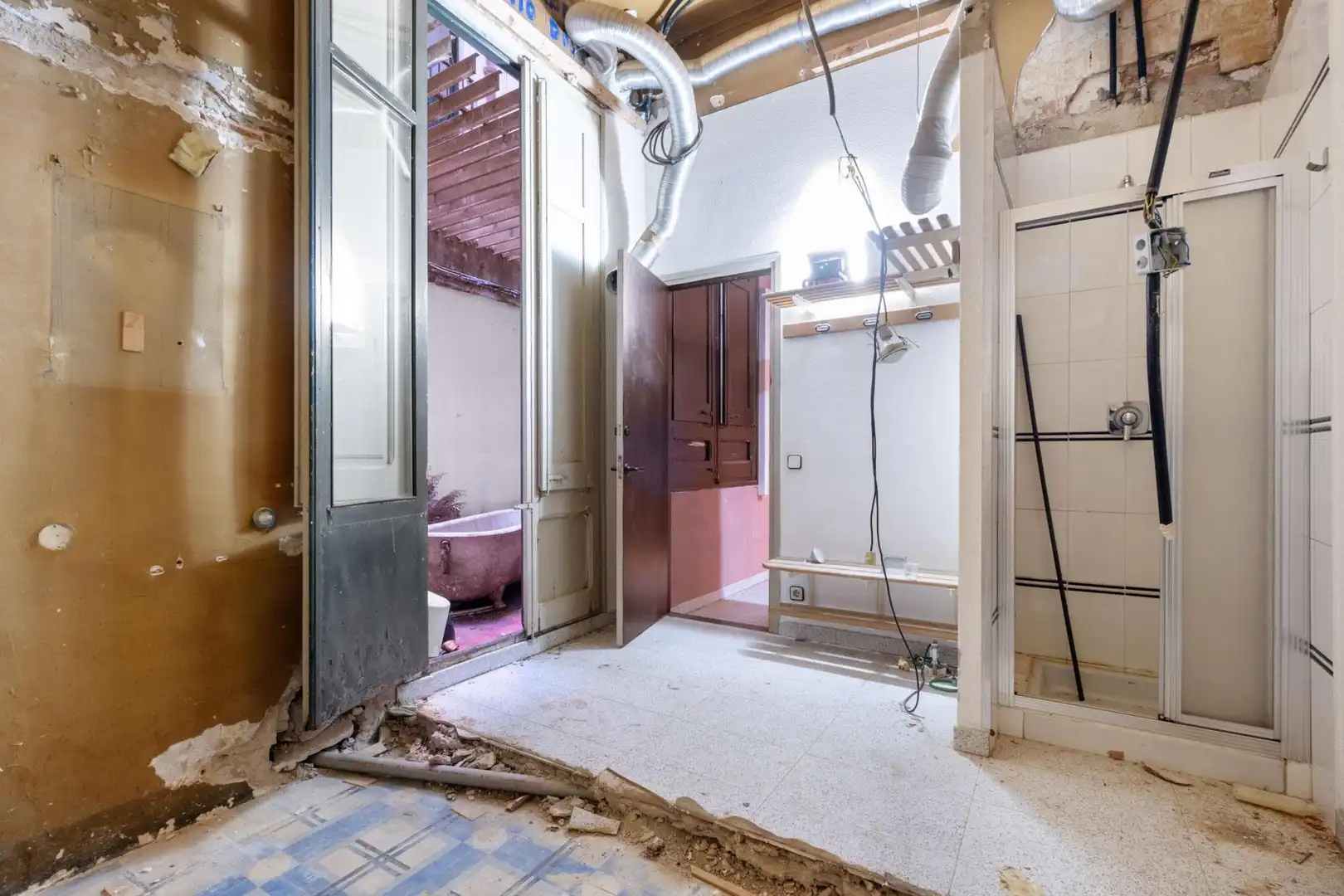 Baño de Piso en venta en Girona con Aire acondicionado, Calefacción y Terraza