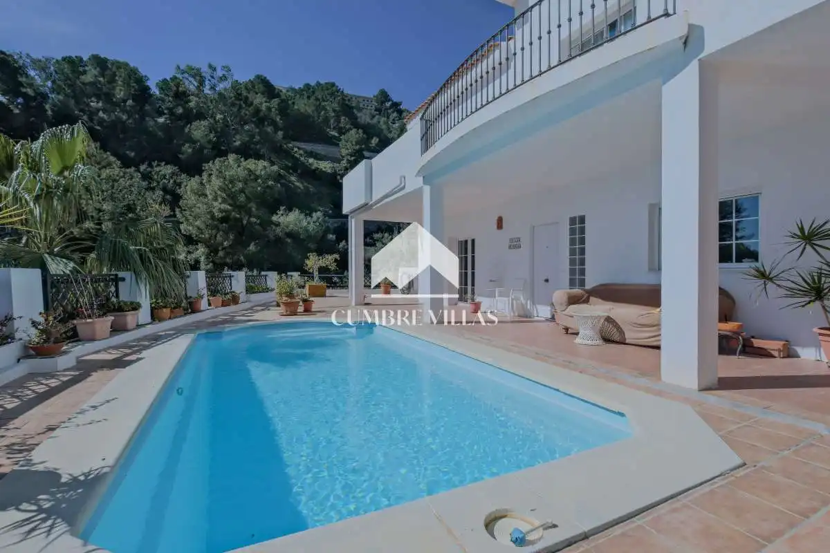 Piscina de Casa o xalet en venda en Almuñécar amb Calefacció, Jardí privat i Terrassa