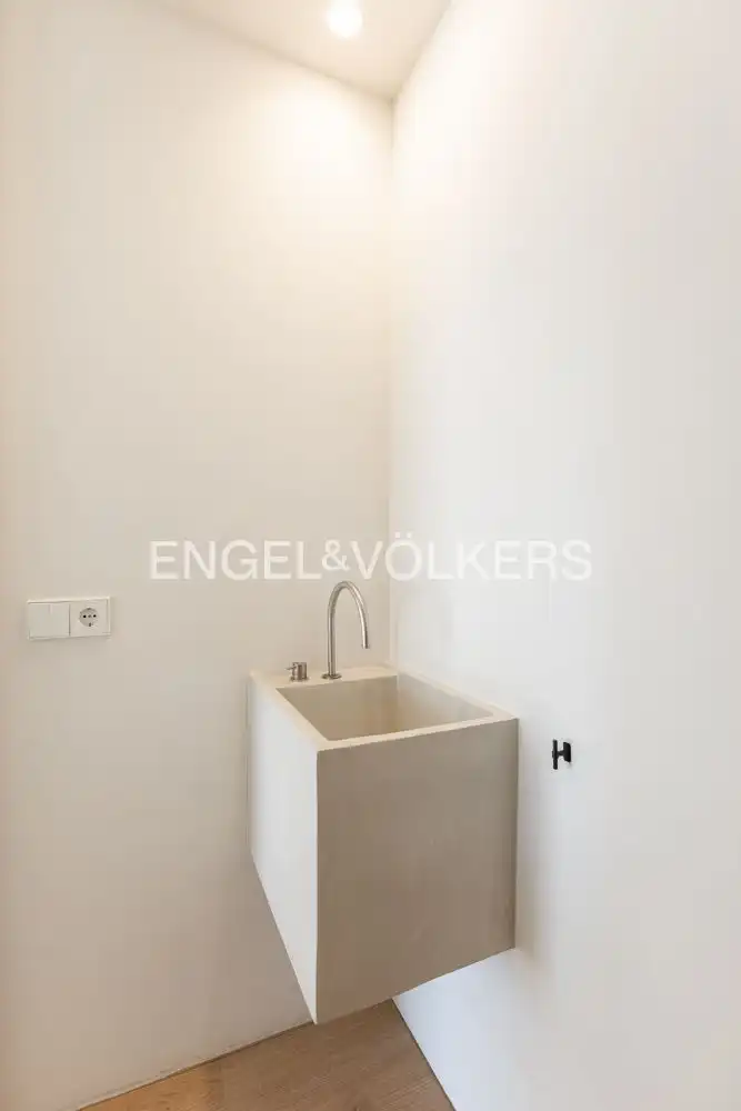Bathroom of Flat for rent in Dénia  with Air Conditioner, Heating and Parquet flooring