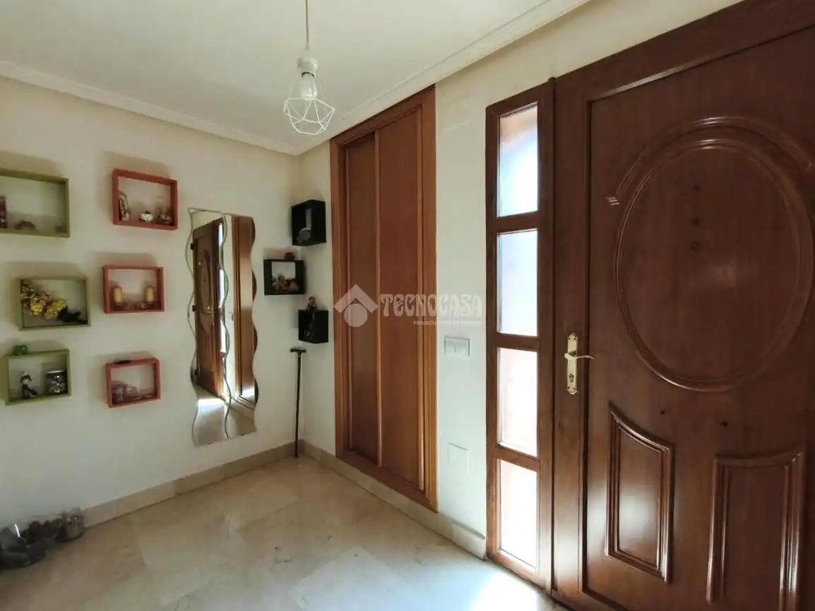 Casa aparellada en venda a Medina del Campo, imagen 4