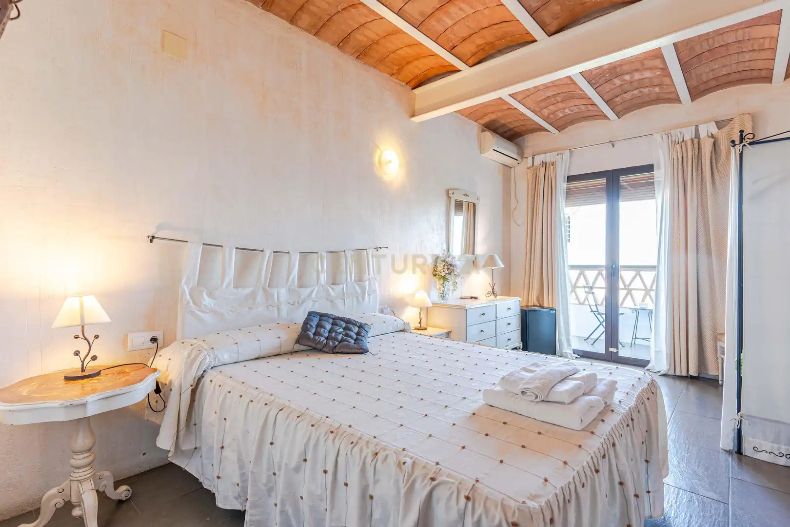 Bedroom of Houses for sale in Pinos Genil  with Air Conditioner, Private garden and Furnished