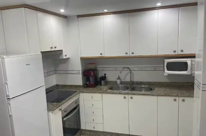 Flat with lift to rent in Avenida da Peregrina, imagen 2