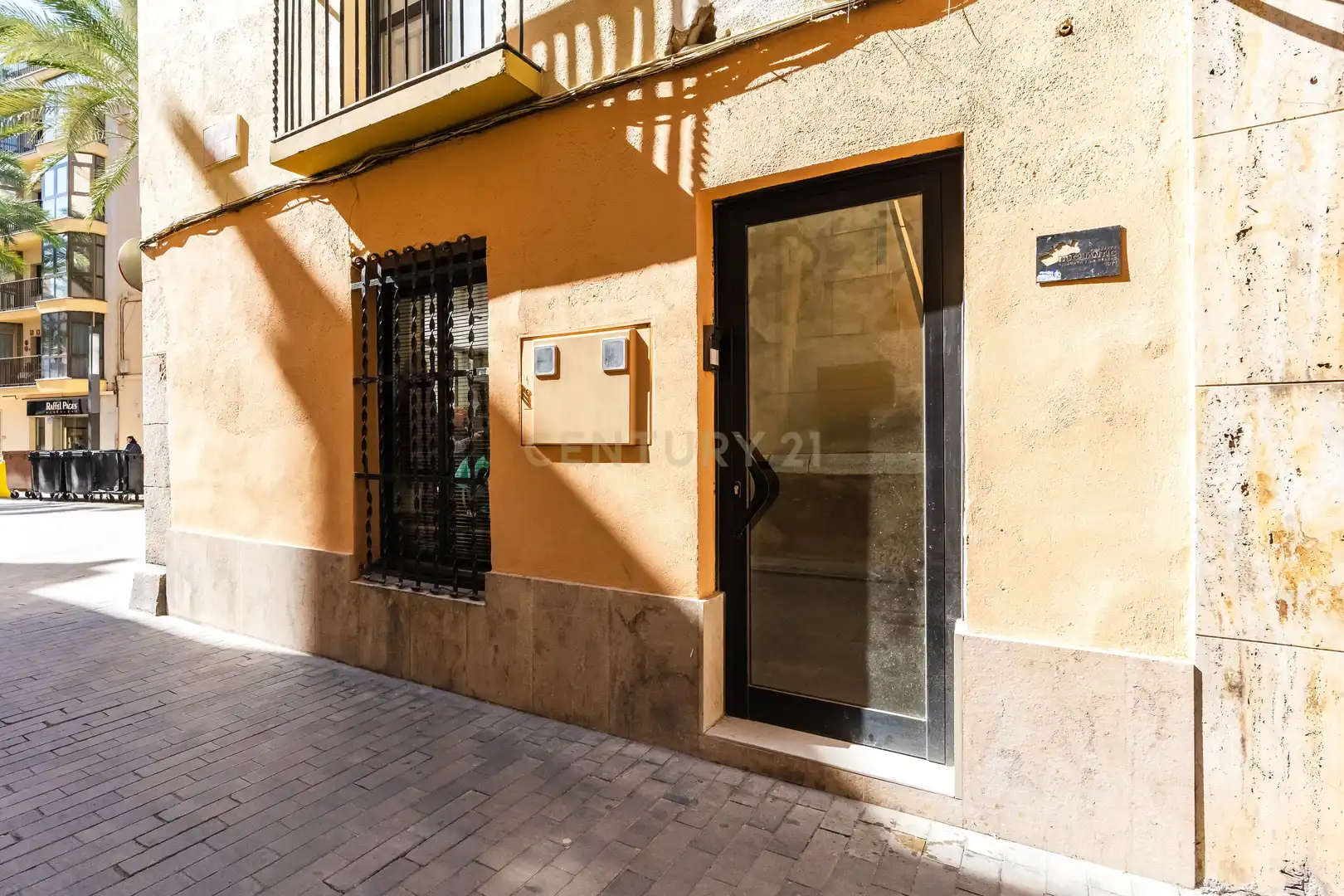 Vista exterior de Casa o chalet en venta en Vilanova i la Geltrú con Aire acondicionado y Alarma