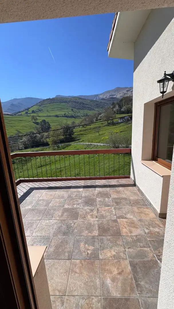 Balcony of Houses for sale in Soba  with Heating, Parquet flooring and Terrace