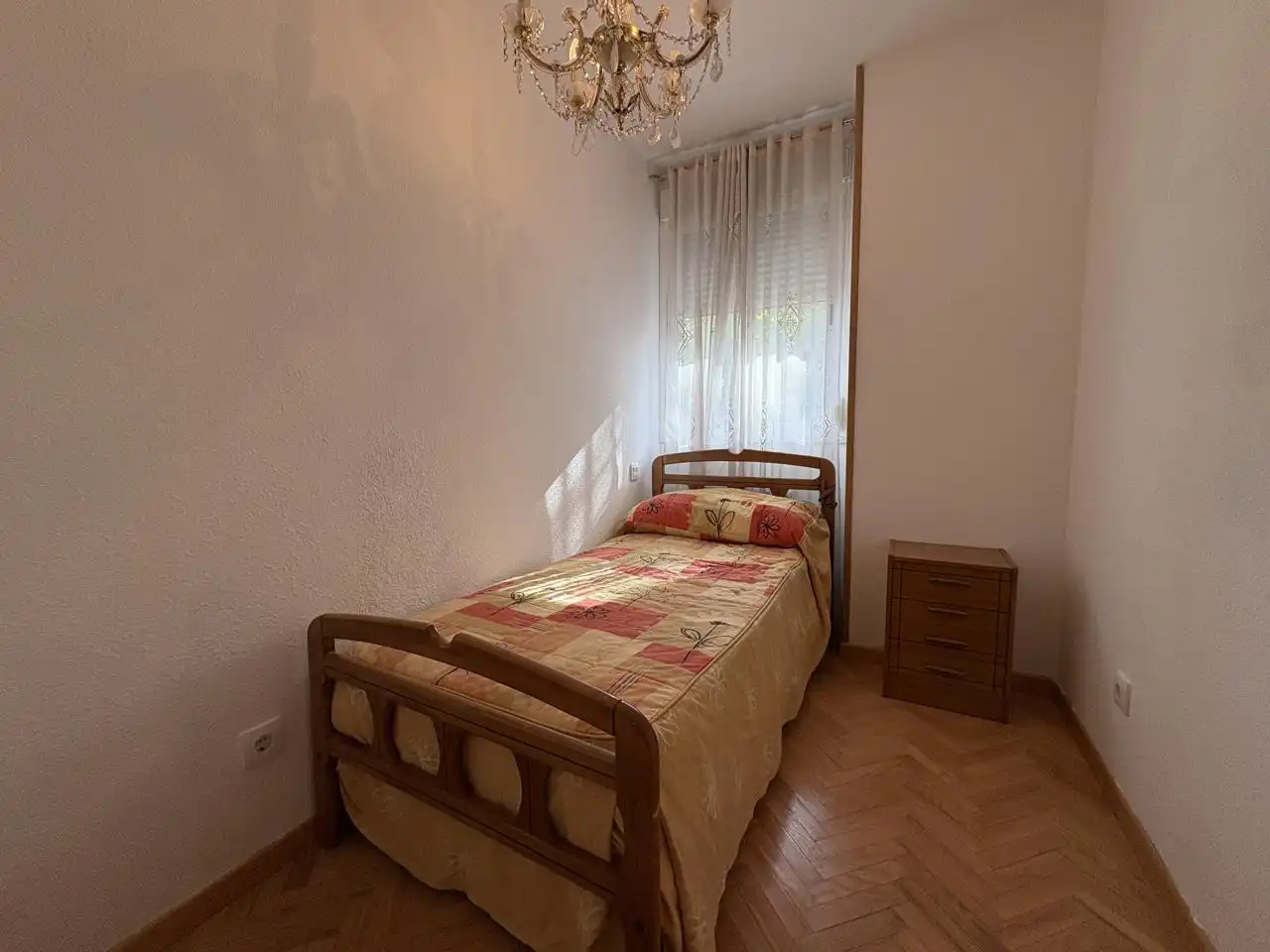 Wohnung zur Miete in Calle Ramón María del Valle Inclán, Espartales
