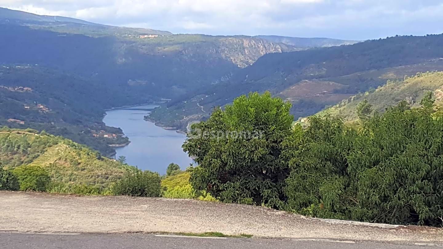 Country house for sale in Cristosende, A Teixeira