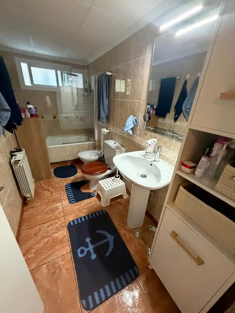Bathroom of Flat for sale in Valdemoro  with Air Conditioner and Heating