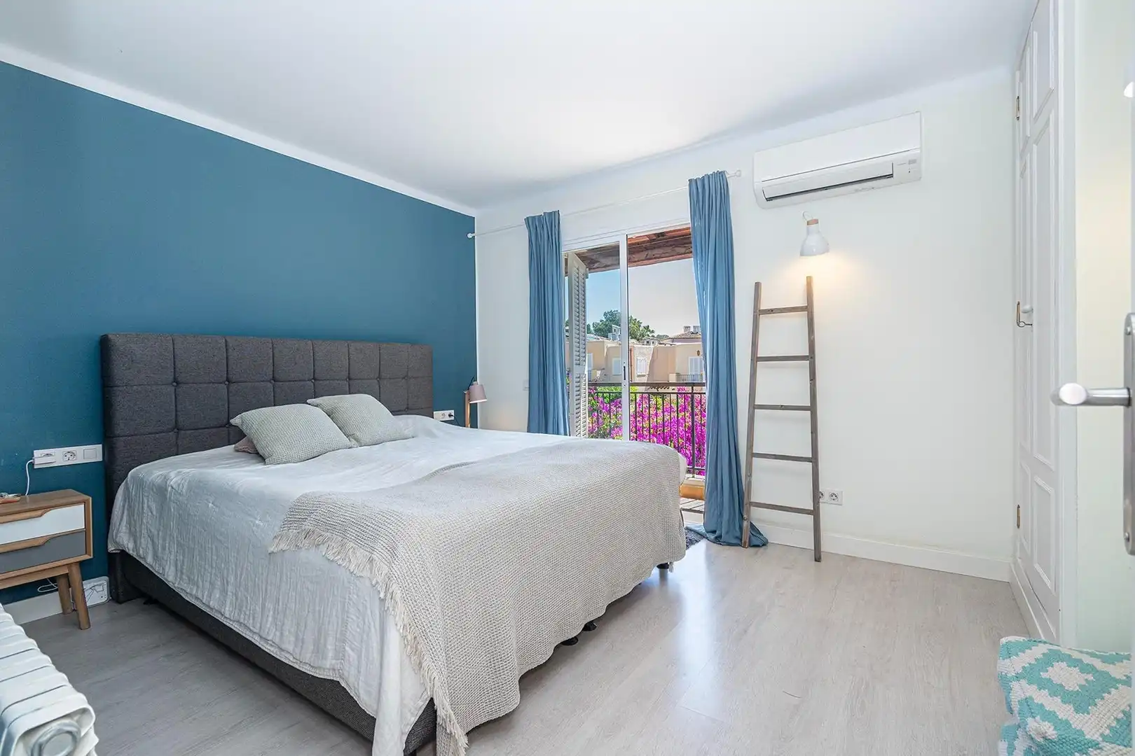 Dormitori de Casa adosada en venda en Calvià amb Aire condicionat, Calefacció i Jardí privat