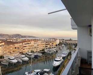 Vista exterior de Apartament en venda en Empuriabrava amb Terrassa