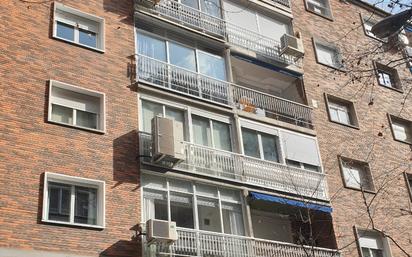 Exterior view of Flat for sale in  Madrid Capital  with Furnished