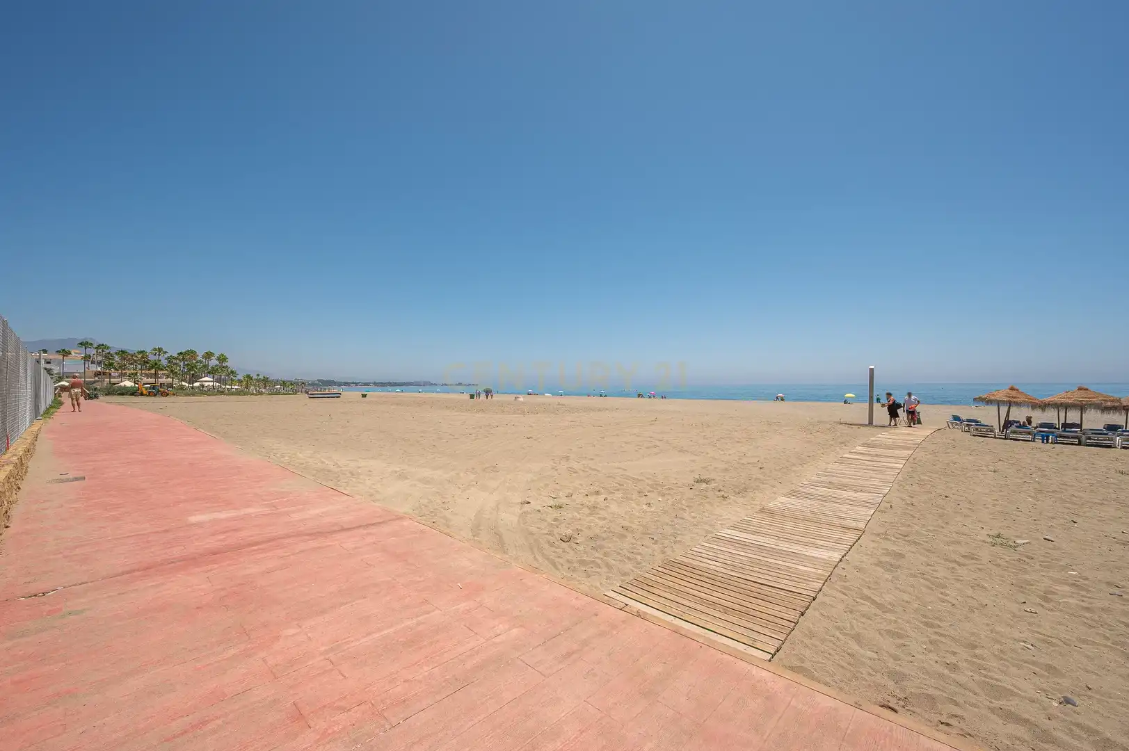 Vista exterior de Casa adosada en venda en Estepona amb Jardí privat, Forn i Rentadora