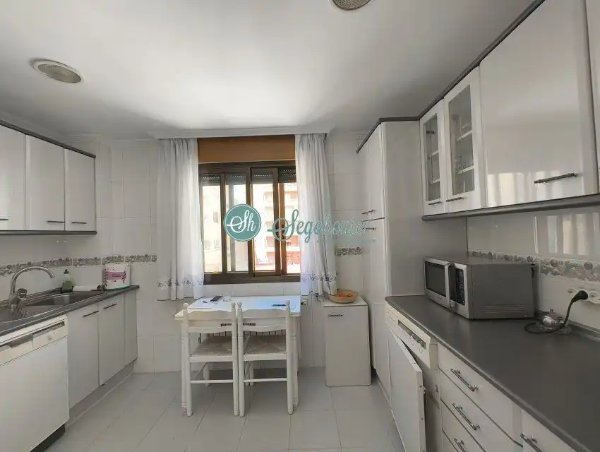 Cocina de Piso de alquiler en Segovia con Calefacción y Parquet
