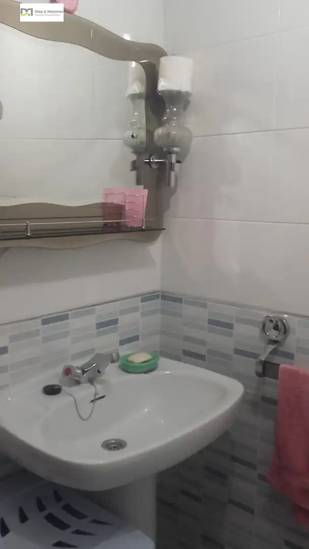 Baño de Piso en venta en La Bañeza  con Calefacción y Terraza