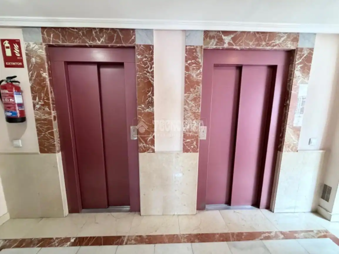 Piso en venta en Madrid con Calefacción, Parquet y Piscina comunitaria