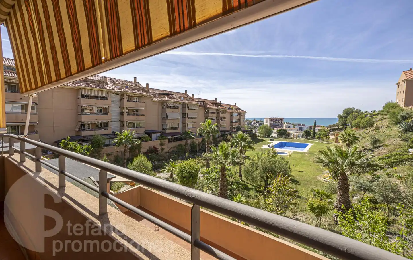 Vista exterior de Piso en venta en Málaga con Aire acondicionado, Terraza y Piscina comunitaria
