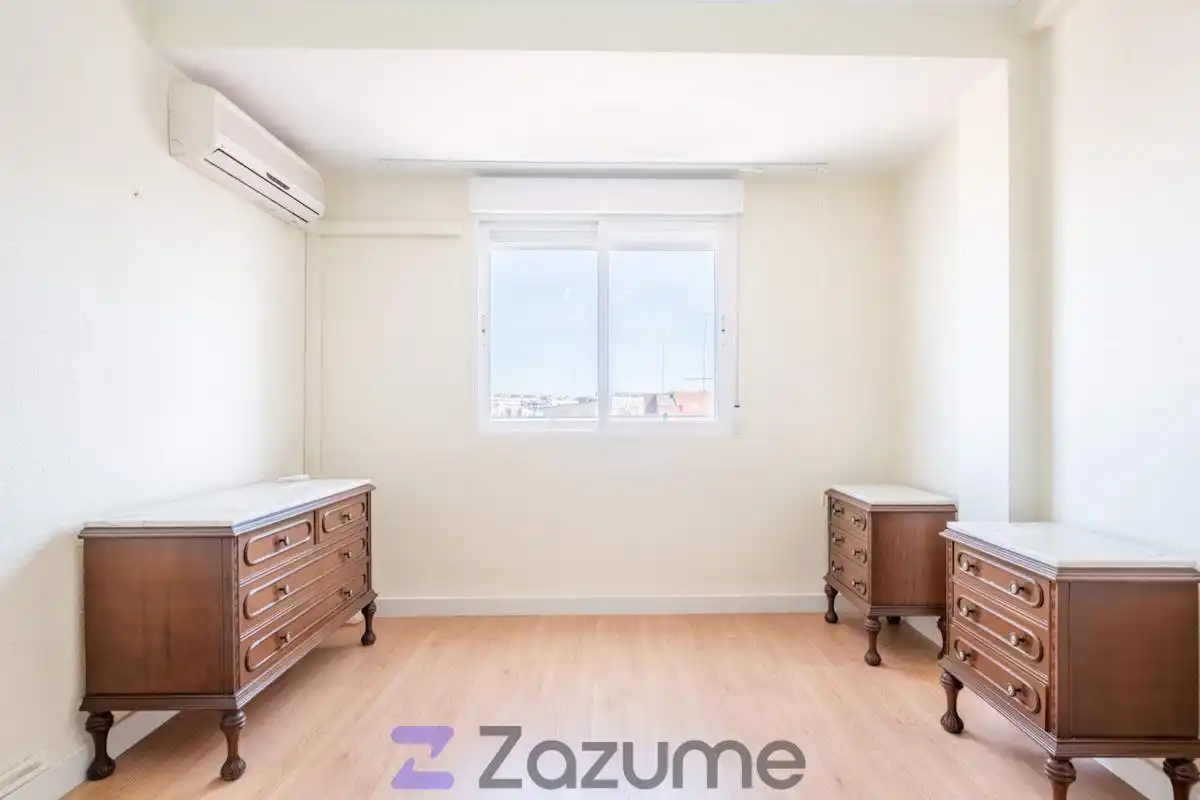 Schlafzimmer von Wohnung zur Miete in Zaragoza mit Klimaanlage, Heizung und Parkett
