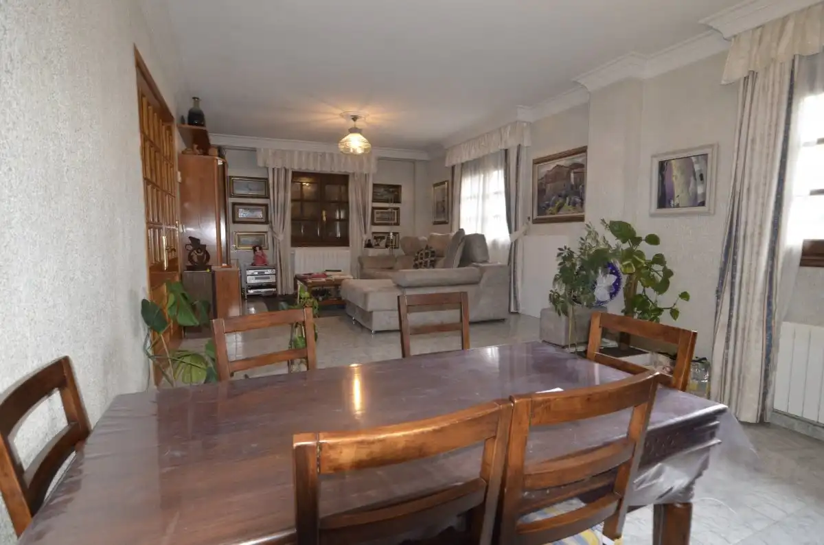 Detached house with terrace for sale in Villamayor, imagen 4