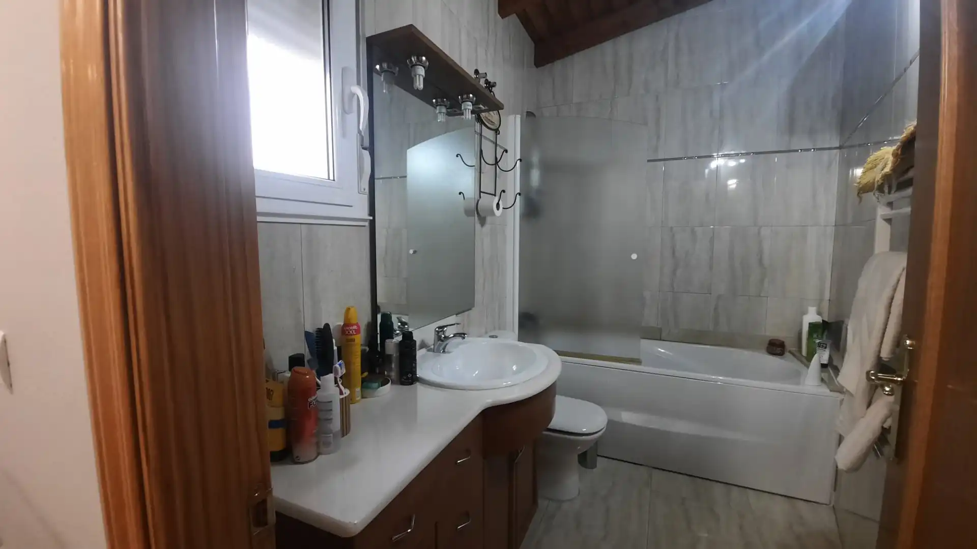 Badezimmer von Gebäude zum Verkauf in Cacabelos mit Alarm