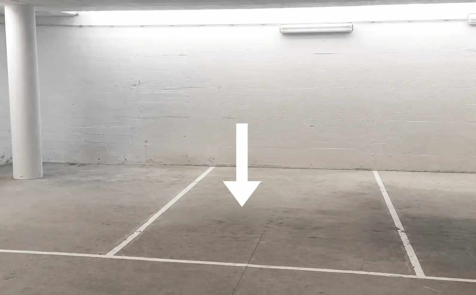 Parkplatz von Wohnung zur Miete in Santander mit Heizung, Möbliert und Ofen