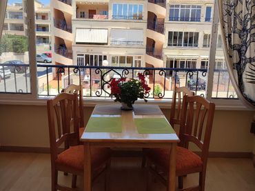 Apartament amb balcó en venda a Calle Rosa 98