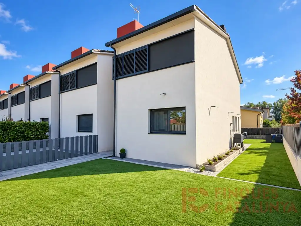 House with garden for sale in Calle Farigola