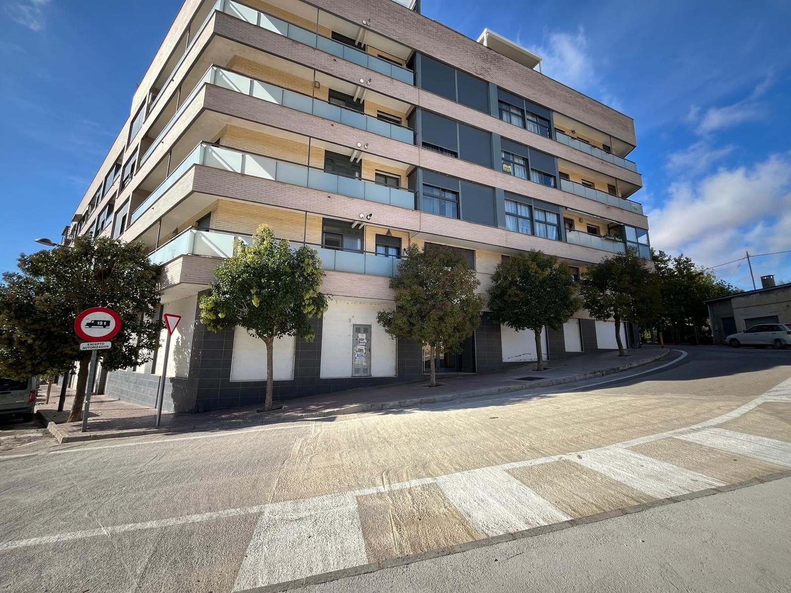 Exterior view of Premises for sale in Utiel