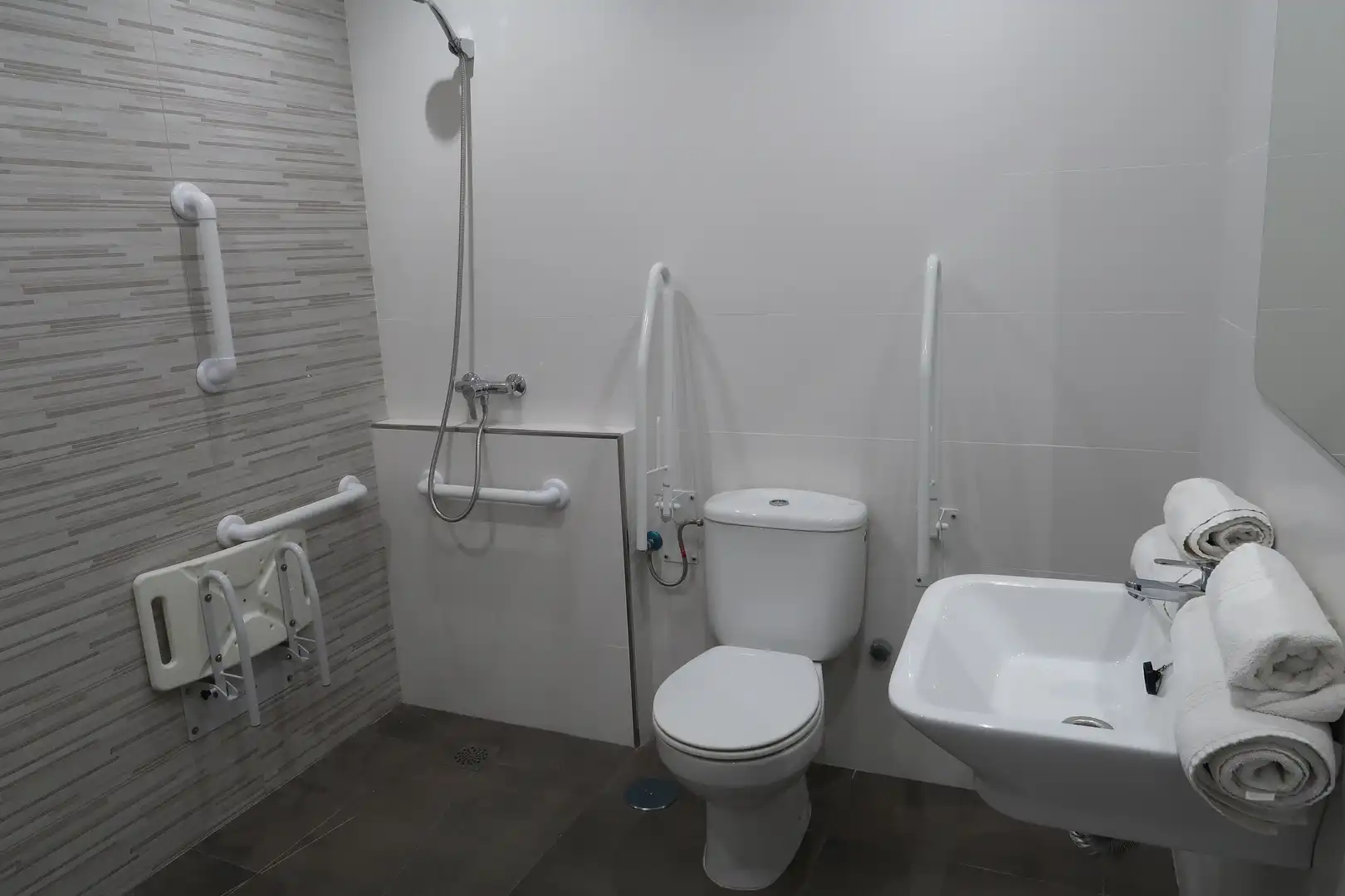 Bany de Apartament de lloguer en Almuñécar amb Aire condicionat, Calefacció i Terrassa