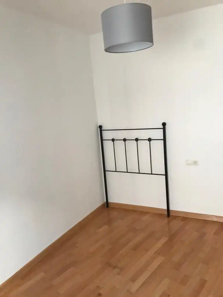 Flat for rent in Carrer de Pere Cabanes, 56, Torrefiel