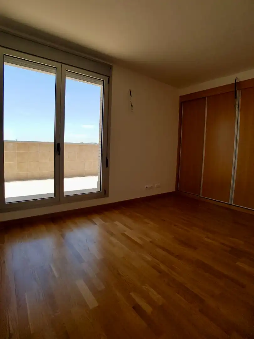 Dormitori de Àtic de lloguer en Sant Adrià de Besòs amb Aire condicionat, Calefacció i Parquet