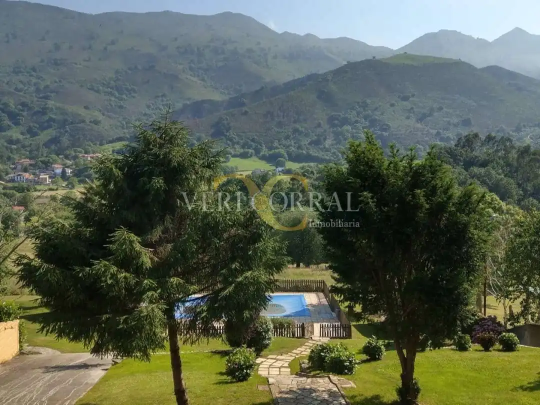 Jardín de Edificio en venta en Llanes