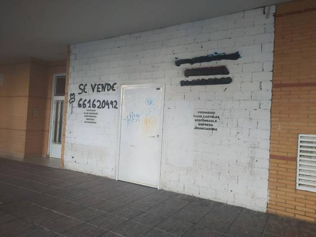 Local comercial en Venta en Calle Antonio Tapies, 2 en Tenería I – La Tenería II