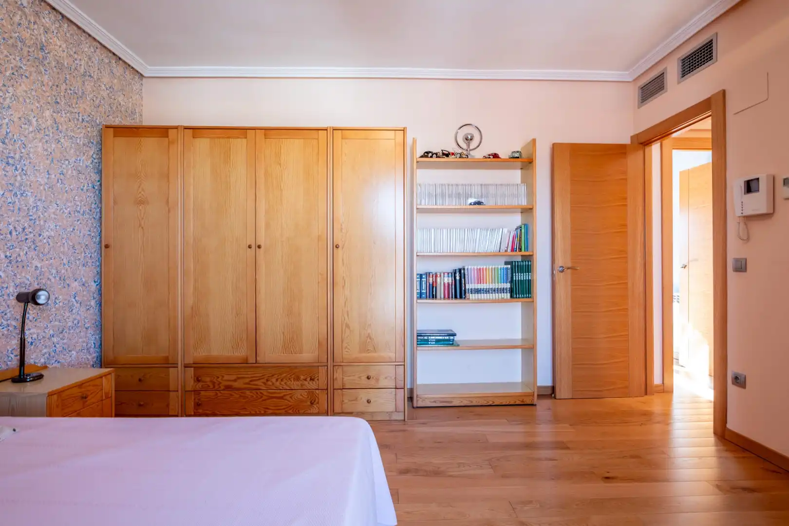 Bedroom of Houses for sale in Zaragoza  with Air Conditioner and Heating