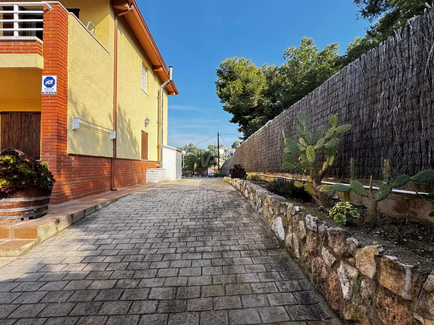 Vista exterior de Casa o chalet en venta en Calafell con Calefacción, Terraza y Piscina