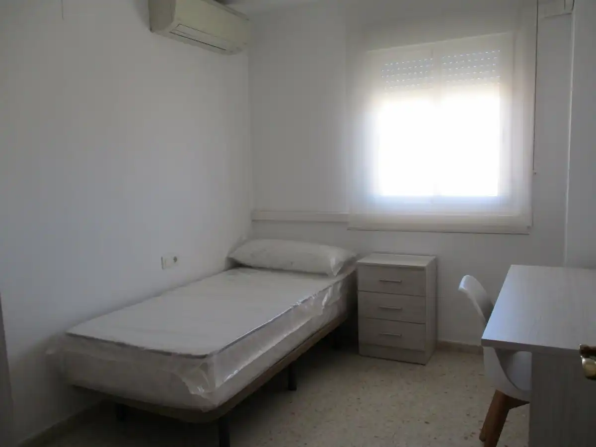 Wohnung zur Miete in Avenida PLUTARCO, El Cónsul - Ciudad Universitaria - El Romeral