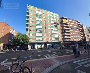Vista exterior de Pis en venda en Valladolid Capital amb Calefacció, Terrassa i Moblat