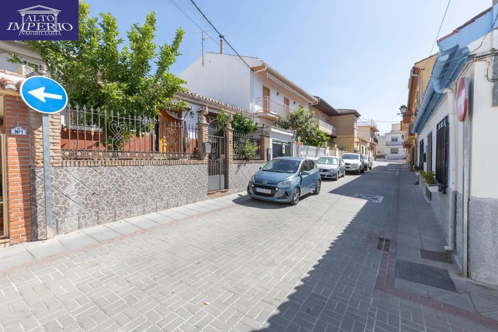 Vista exterior de Casa o xalet en venda en La Zubia amb Terrassa