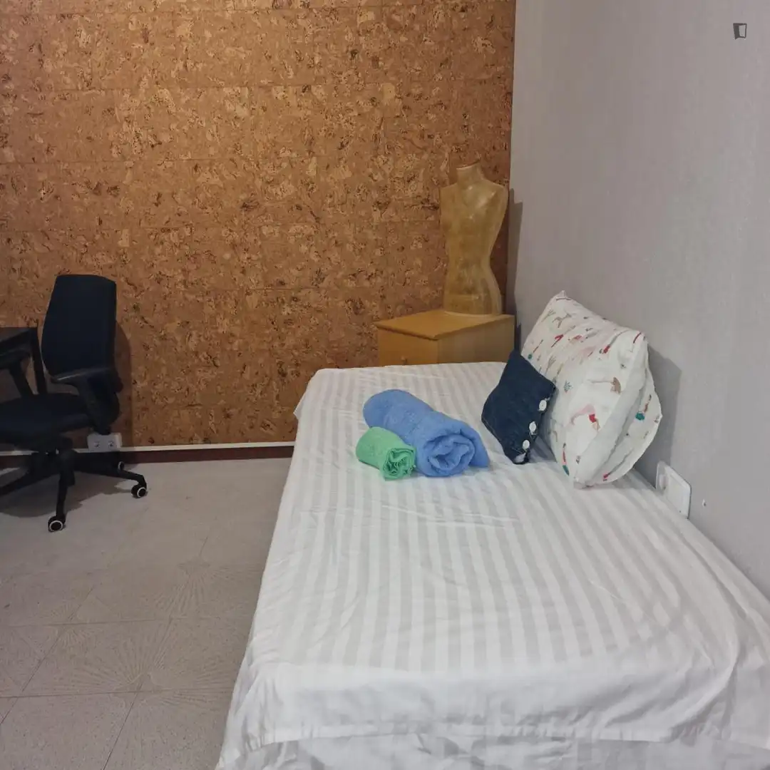 Room in Catalunya - Fontetes