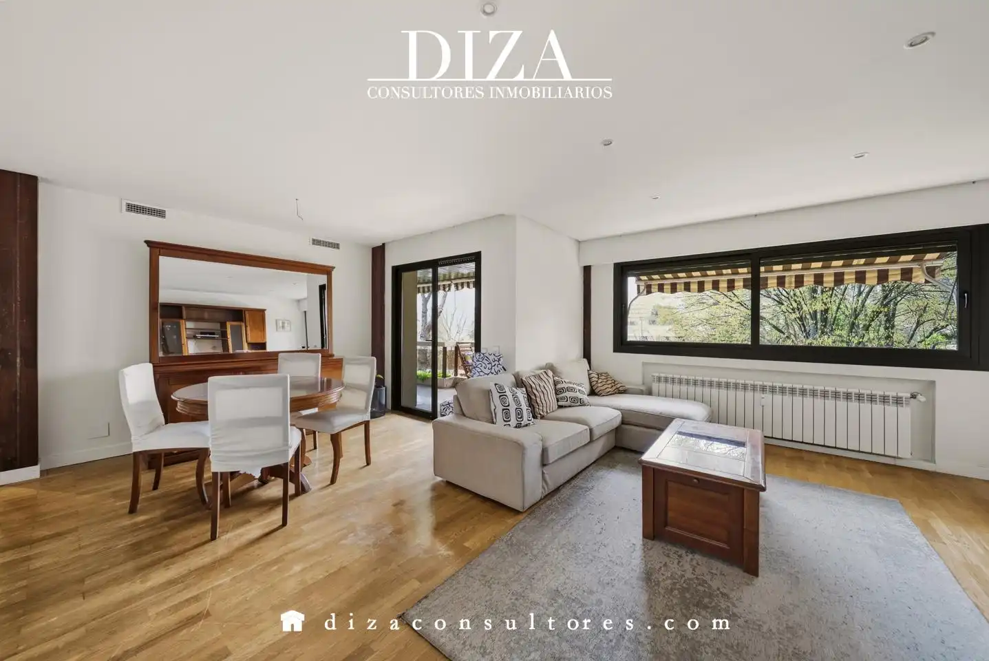 Exterior view of Flat for rent in  Madrid Capital  with Air Conditioner, Heating and Terrace