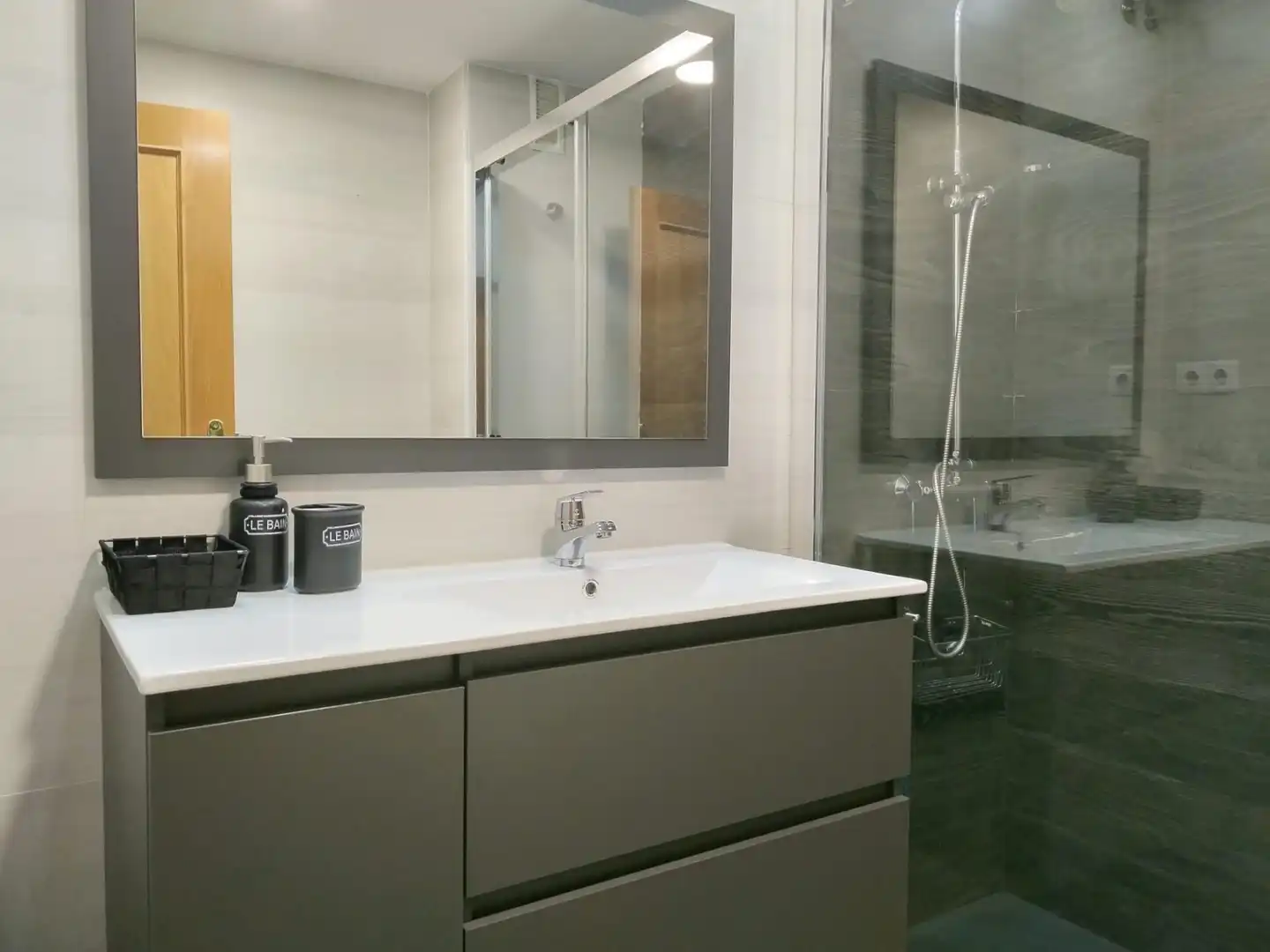 Bathroom of Flat for rent in Arganda del Rey  with Air Conditioner, Heating and Private garden